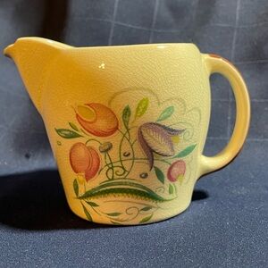 VTG Susie Cooper creamer pitcher w/ all over crazing & floral pattern on side